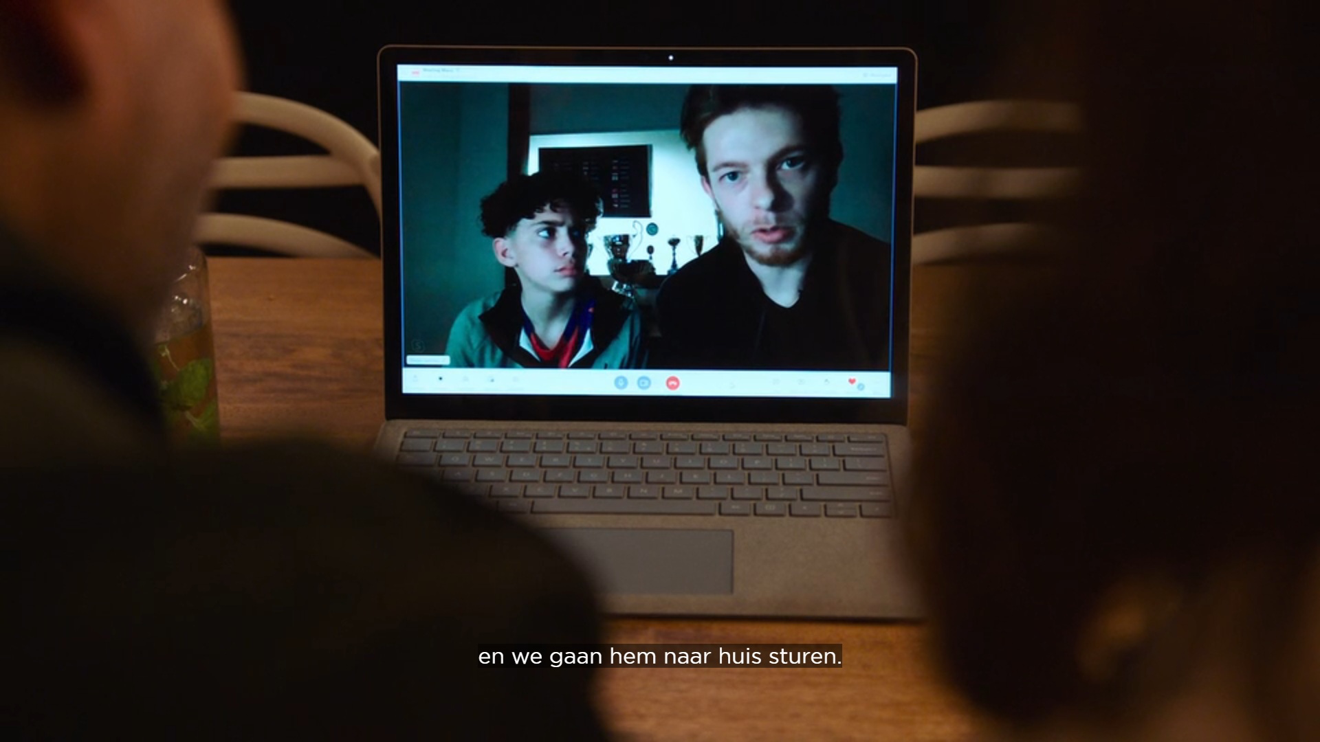 Manu's voetbalcoach is ontevreden